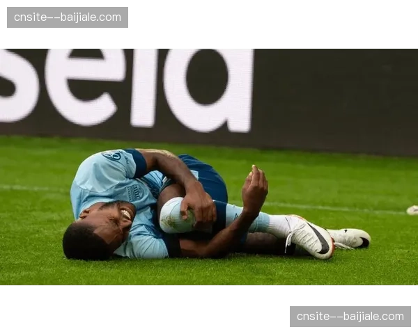 洪明甫被迫回归四二三一阵型 中场伤病打乱战术部署